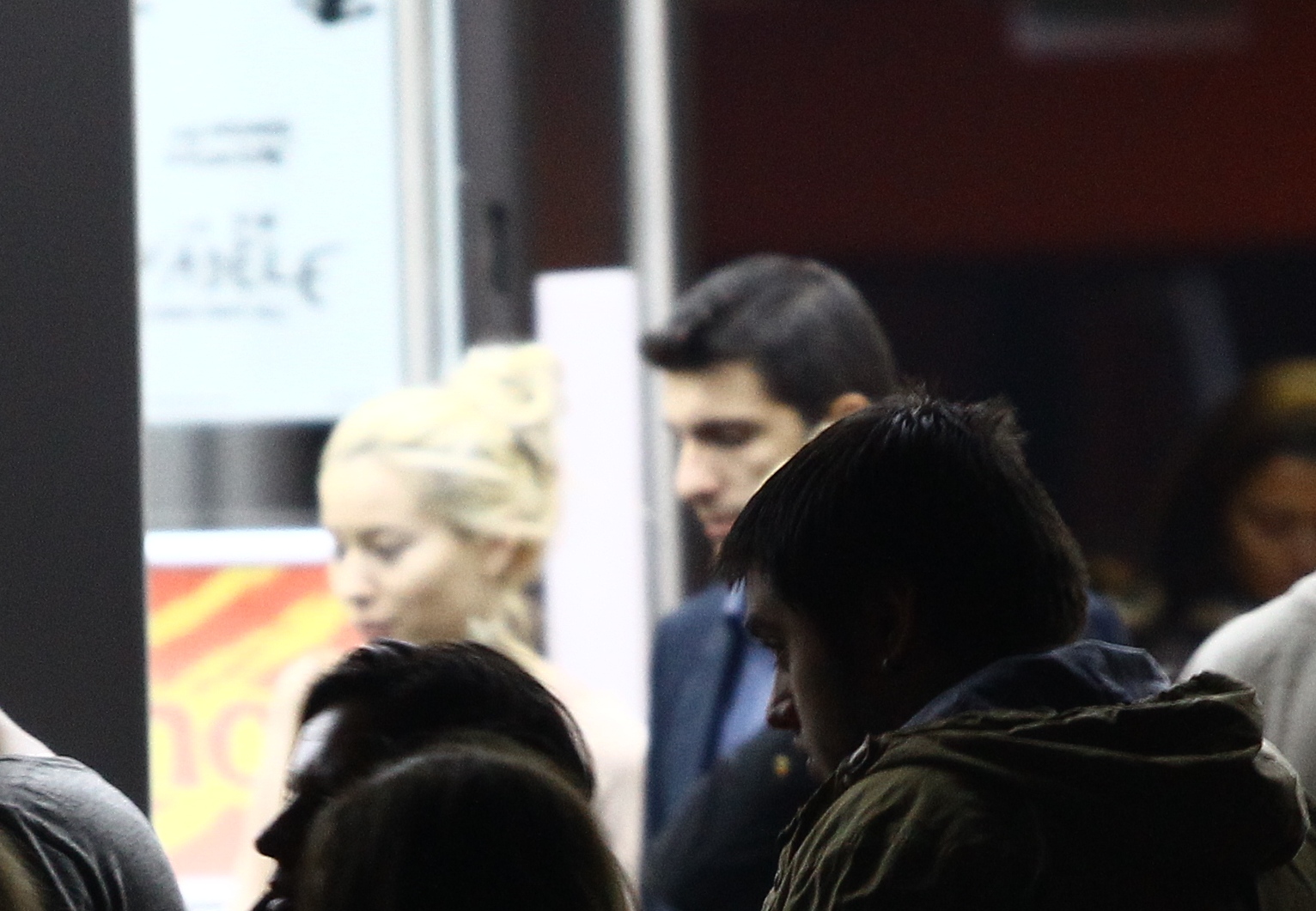 Laura Cosoi si iubitul ei au mers sa vada un film