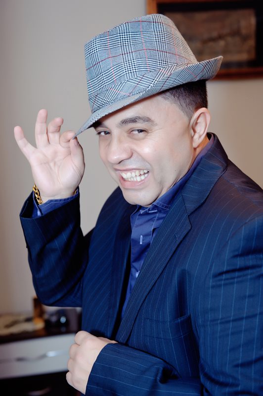 Nicolae Guta s-a tinut de mana in public cu Madalina