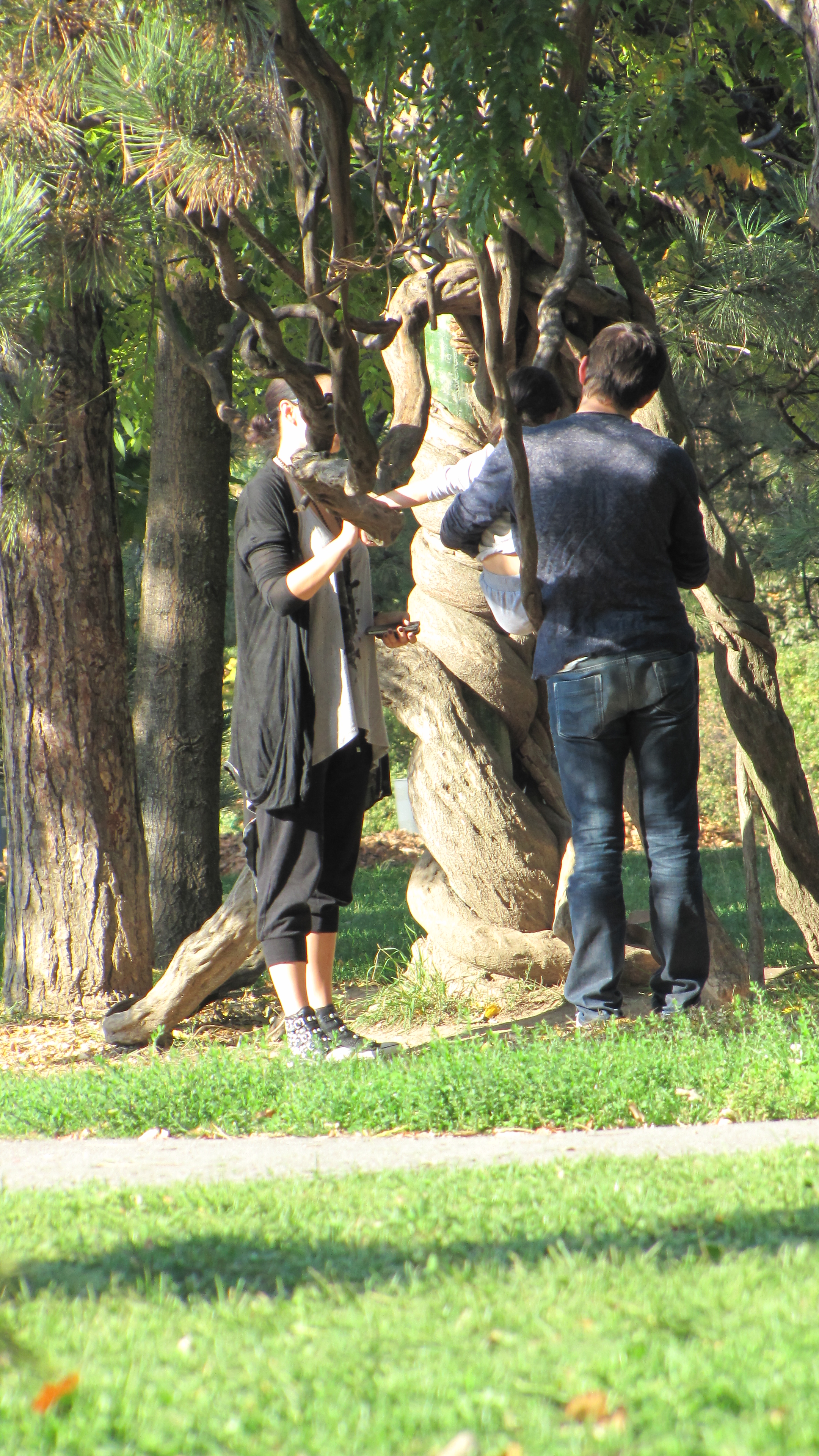 Andreea si sotul ei par foarte fericiti impreuna si isi petrec timpul liber alaturi de Violeta, fetita 