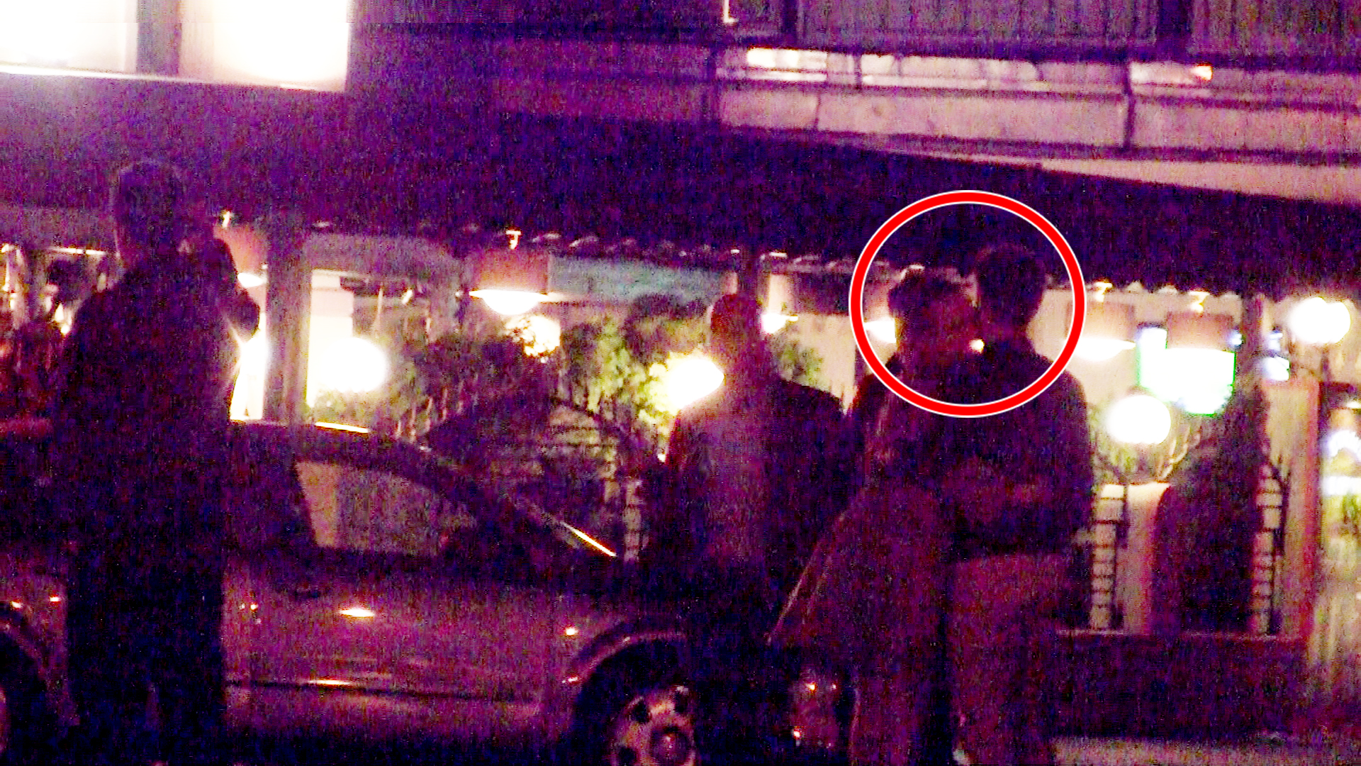 Cei doi s-au afisat tandri, unul cu celalalt