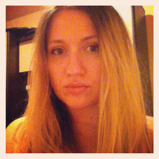 Solista trupei T-Short s-a facut blonda si s-a mai ingrasat putin