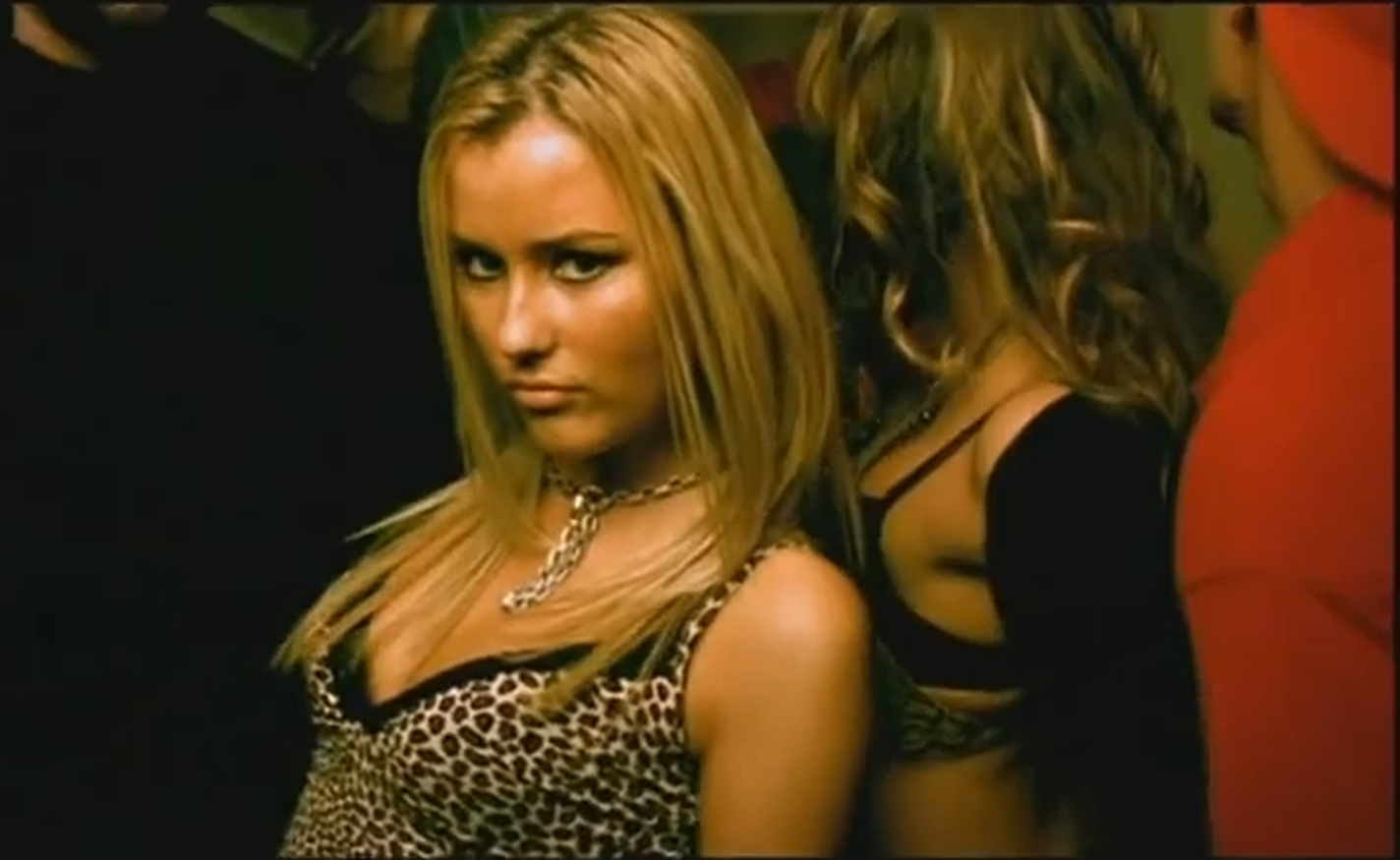 Asa arata Daniela la 19 ani, cand nu avea silicoane, buzele marite si extensii de par