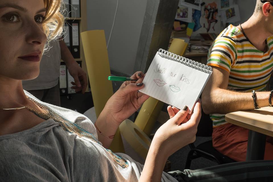 Ioana si Paul se inteleg foarte bine si se distreaza pe cinste la filmari