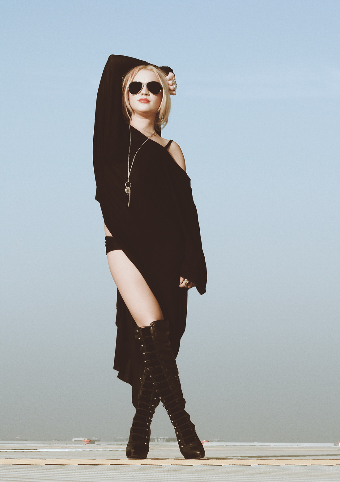 Artista este o femeie sigura pe ea, care nu se sfieste sa pozeze sexy (foto: Alexandra Dumitrescu)