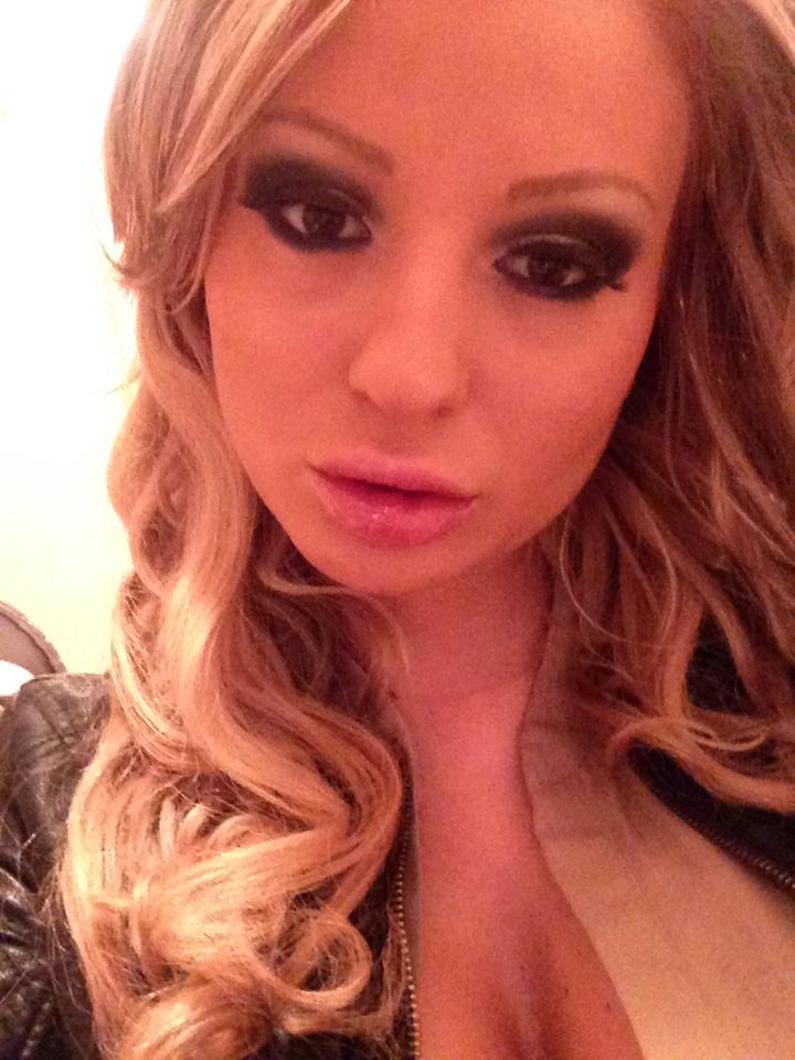 Denisa Bita a asteptat un an pentru a-si reface buzele