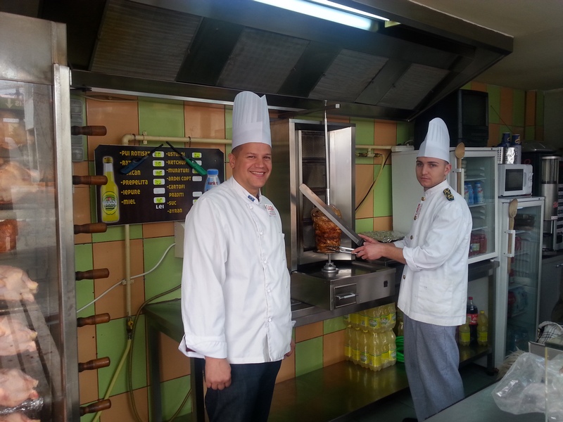 Tanarul spune ca vrea sa deschida doua restaurante