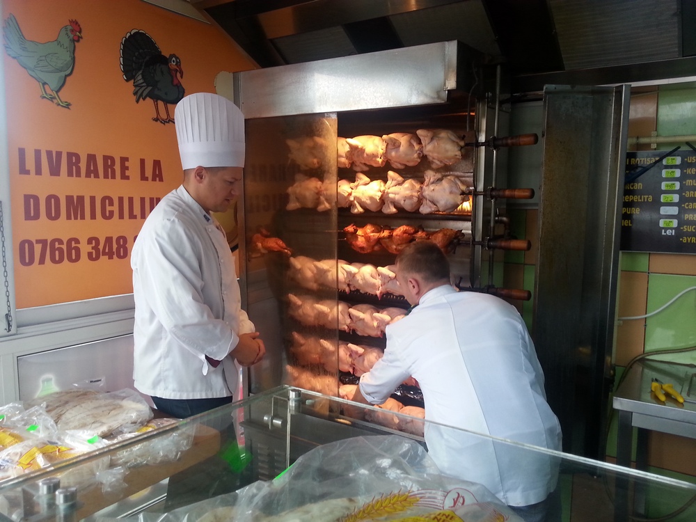 Puii folositi de Gabi sunt preparati in stil helal, adica sfintiti