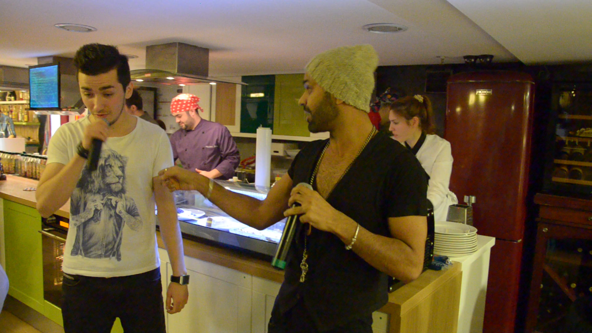 Muneer a cantat alaturi de colegul lui de la 