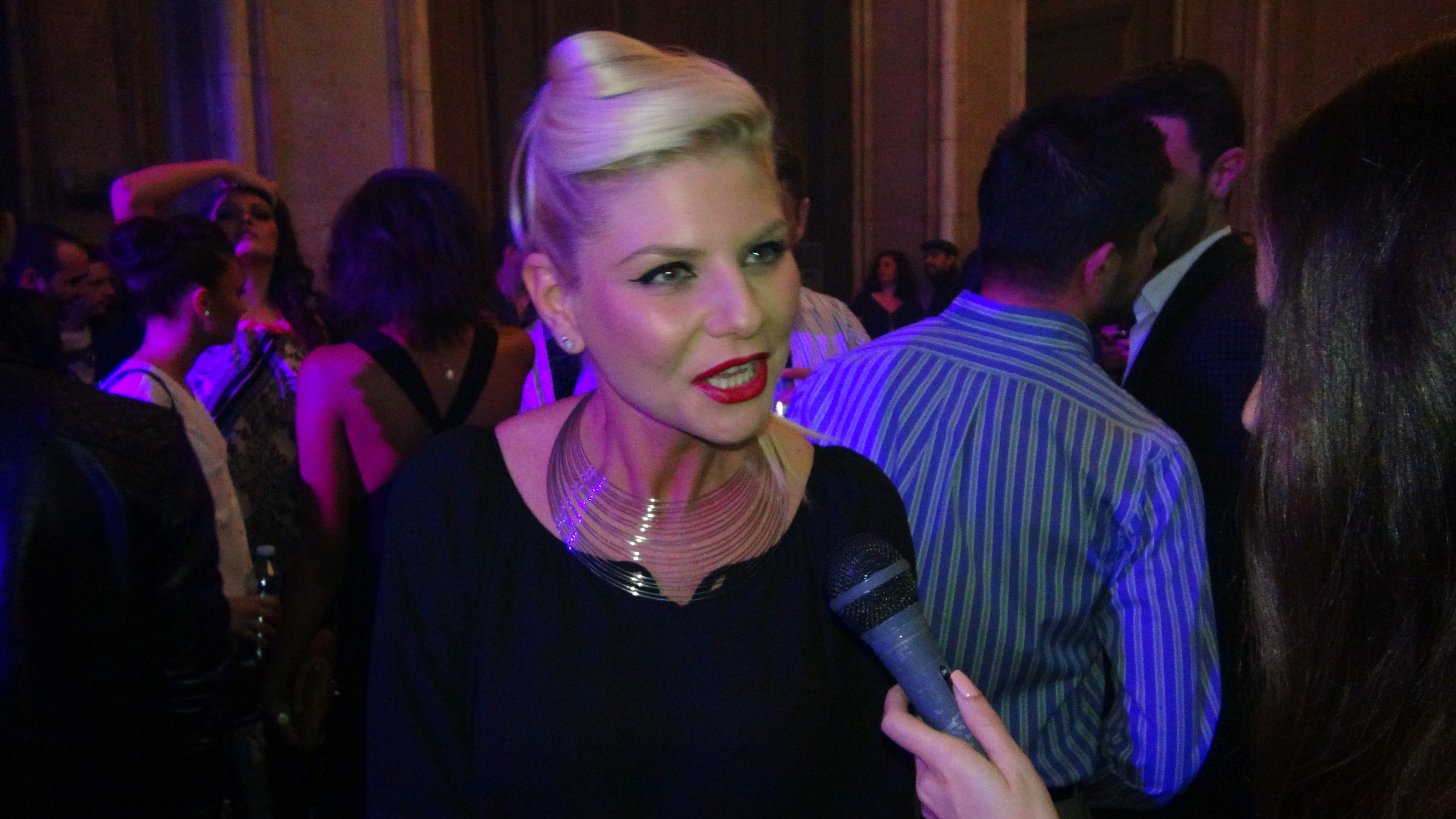 Adina isi doreste foarte tare ca primul copil sa fie un baietel