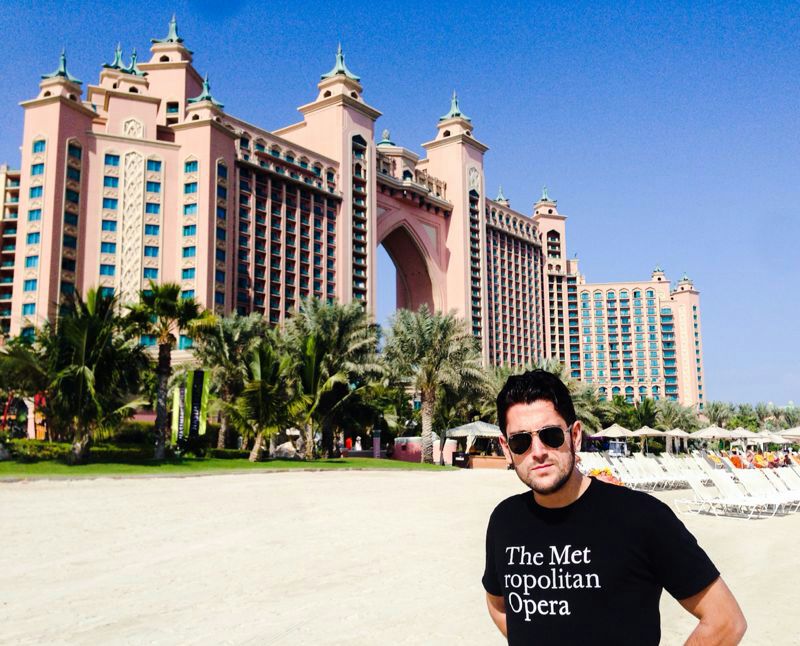Cezar s-a distrat de minune intr-o vacanta la Dubai
