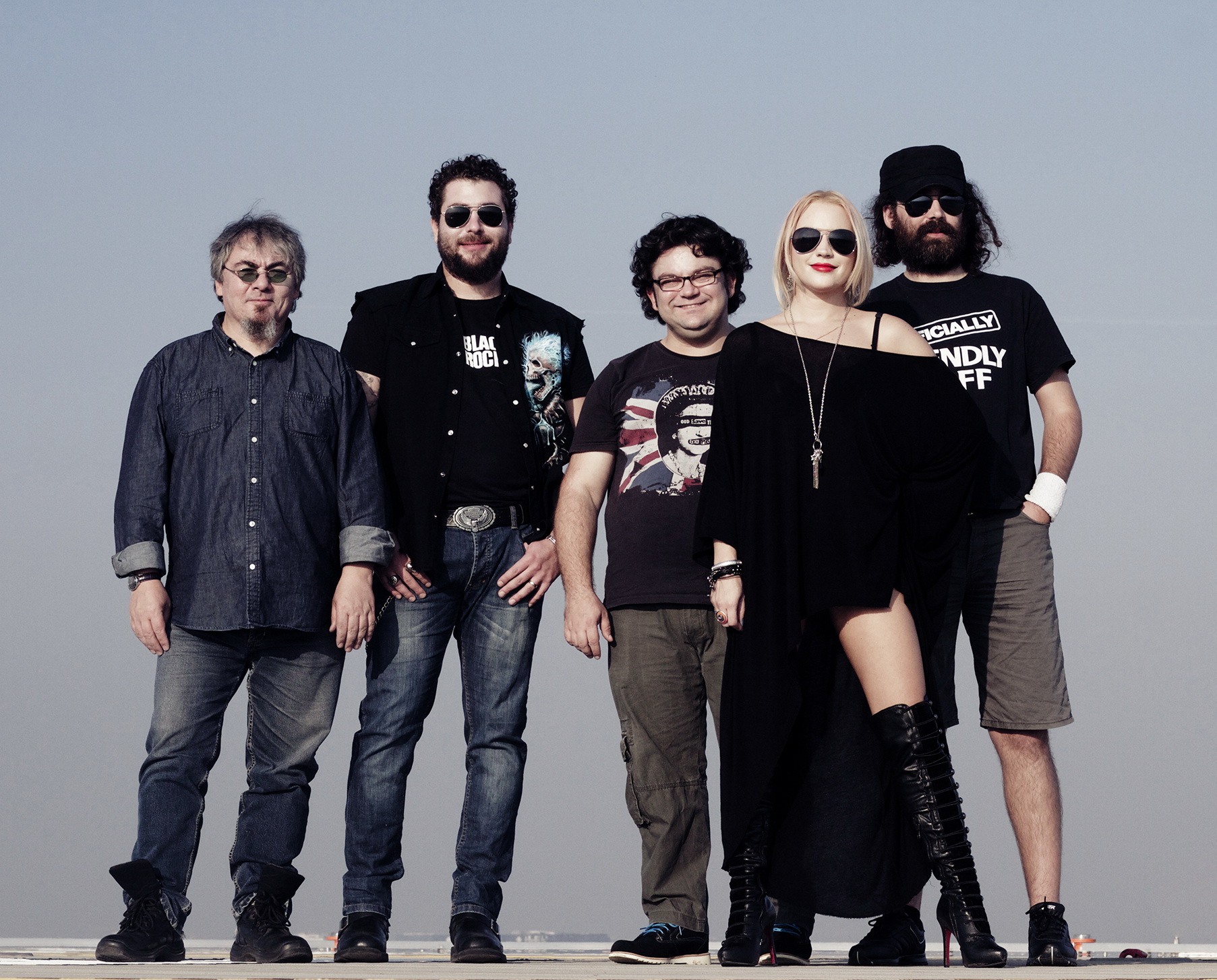 Aura Danciulescu, alaturi de colegii ei din trupa AURA