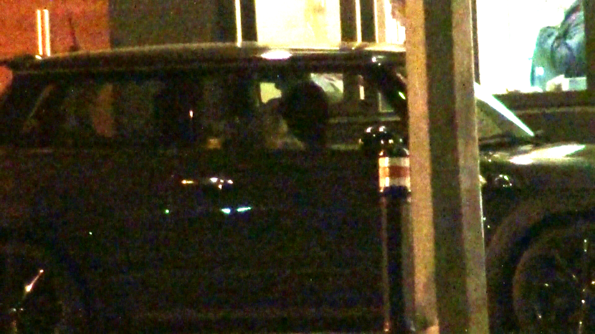 Ilinca se opreste la MC, de unde se aprovizioneaza cu mancare