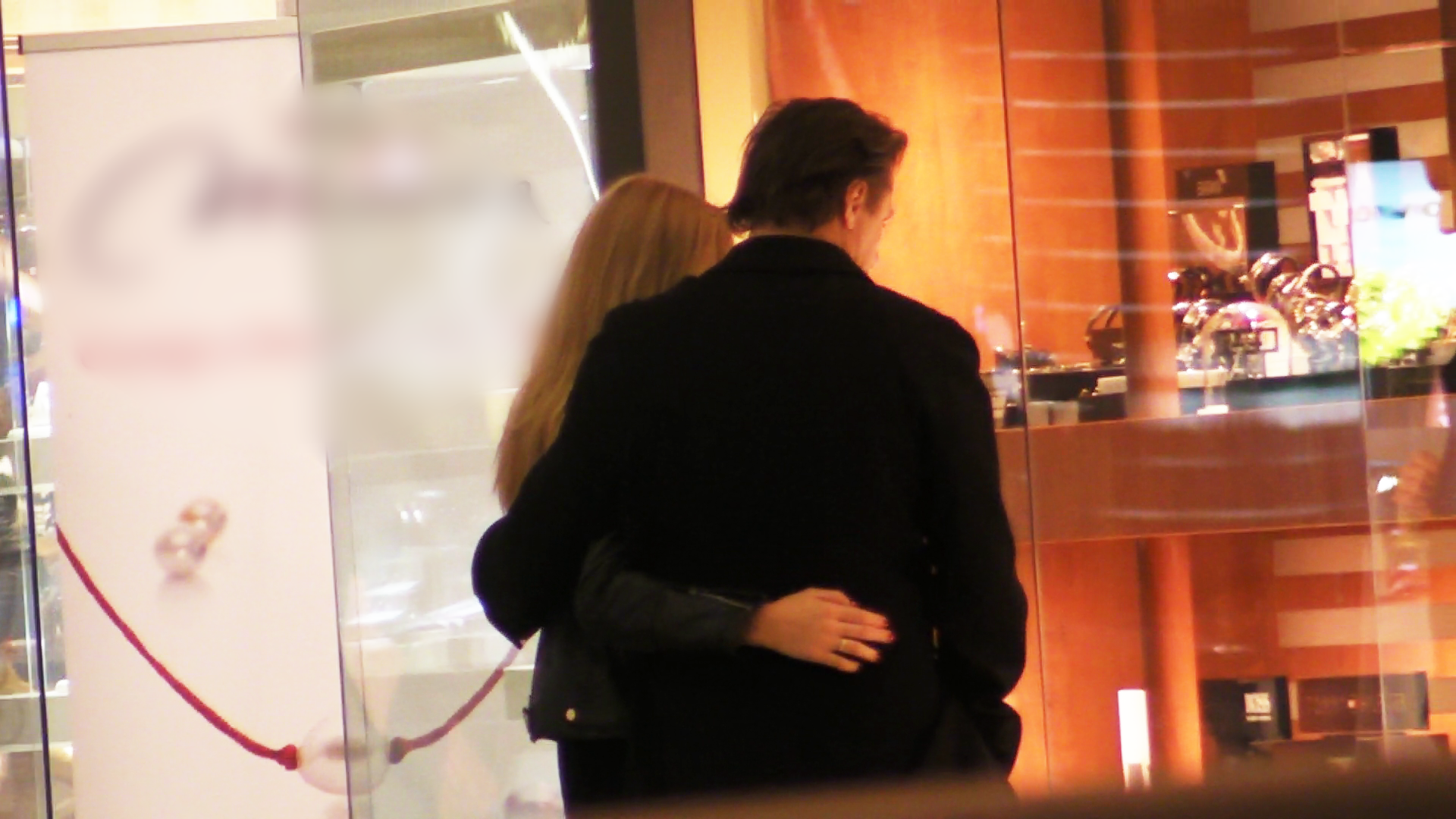 Cei doi se opresc doar la magazinele pentru barbati