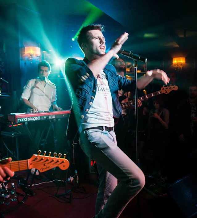 Florin a cantat intr-un club din Bucuresti (sursa: Facebook)