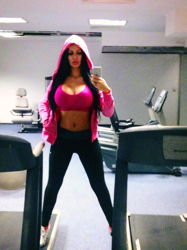 Renata, iubita lui Leo