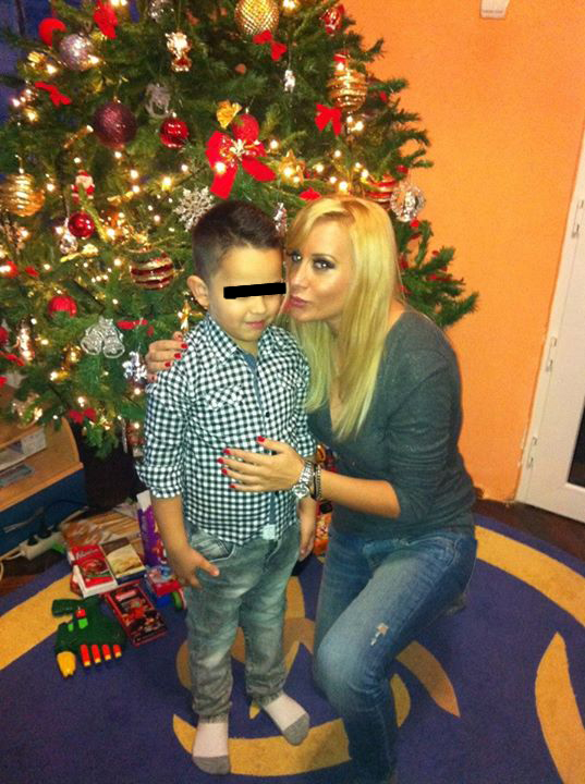 Simona il iubeste pe nepotelul ei ca pe ochii din cap si il ajuta mereu, financiar