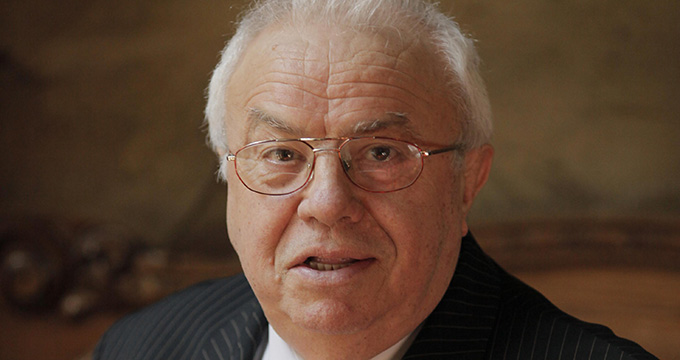 Arsinel a suferit de curand un transplant de rinichi