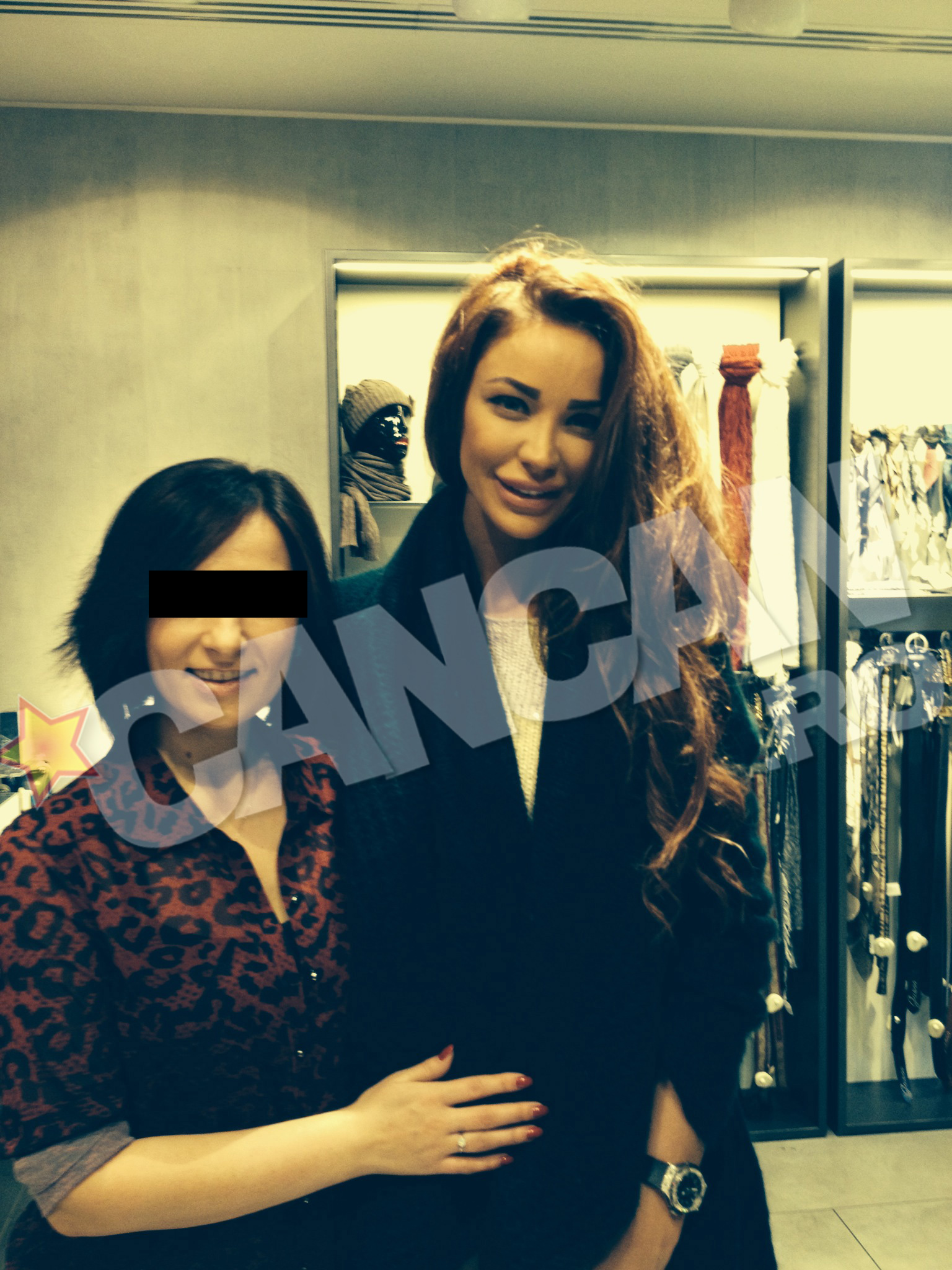 Bianca Dragusanu e vedeta si in Italia, caci vanzatorii magazinelor au dorit sa se pozeze cu ea