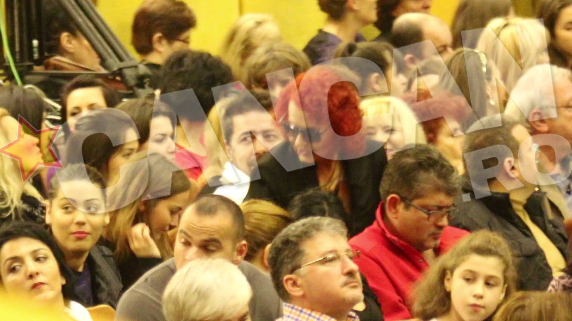 Cele doua au zambit incontinuu, semn ca se inteleg foarte bine