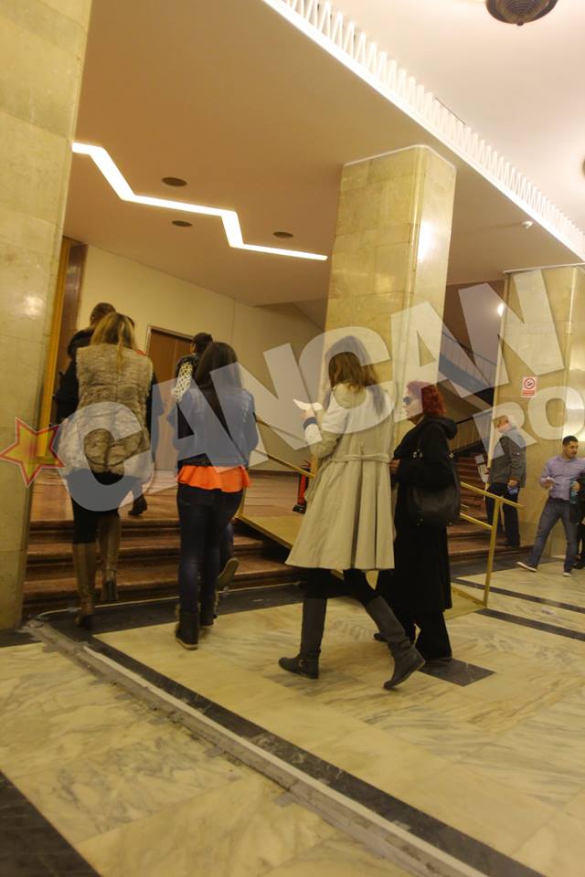 Iarina Demian si Iulia Mazga, mama si iubita lui Chirila, au venit impreuna la spectacolul Loredanei, unde a cantat si acesta