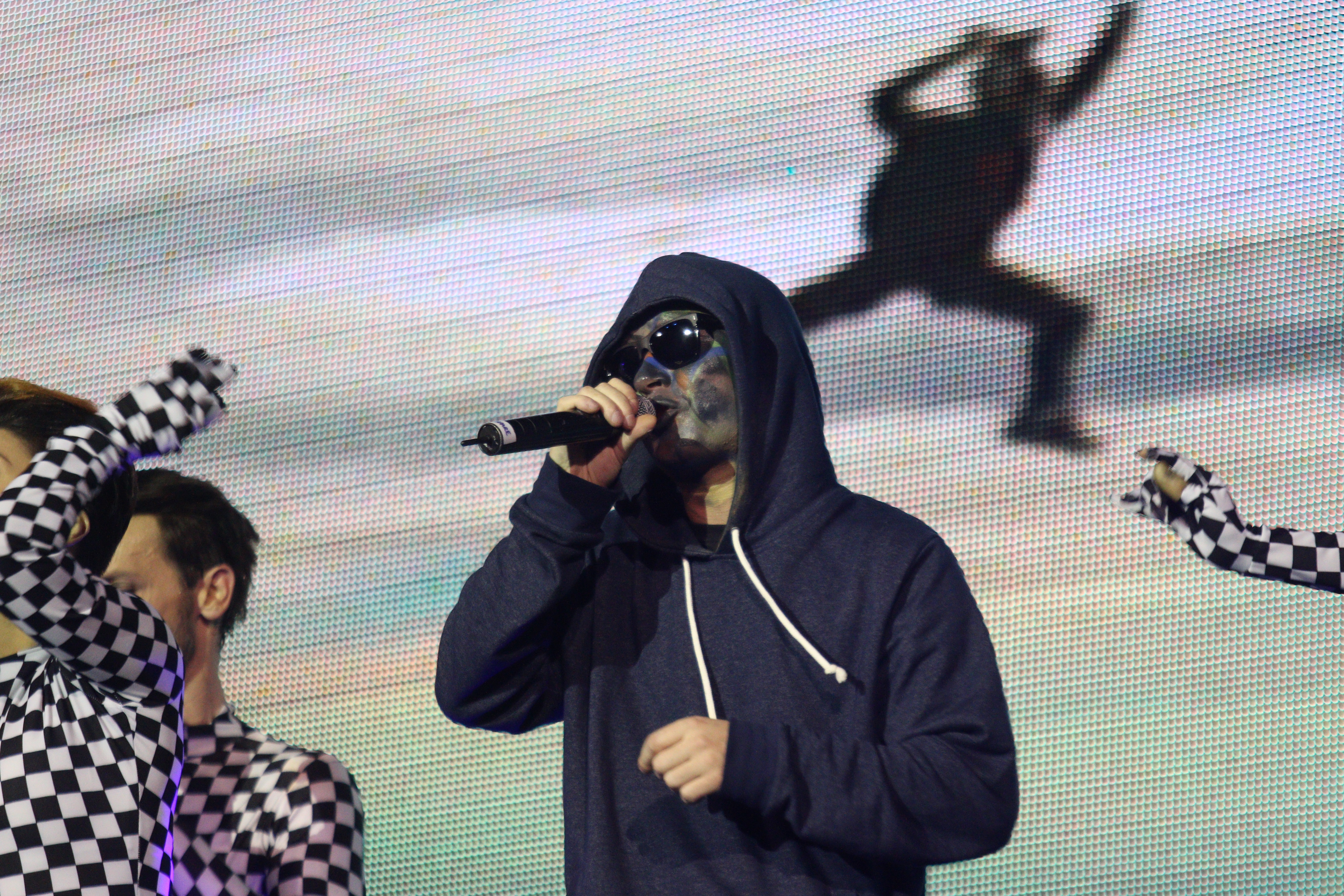 Moldovenii de la Carla's Dreams au facut show alaturi de Loredana