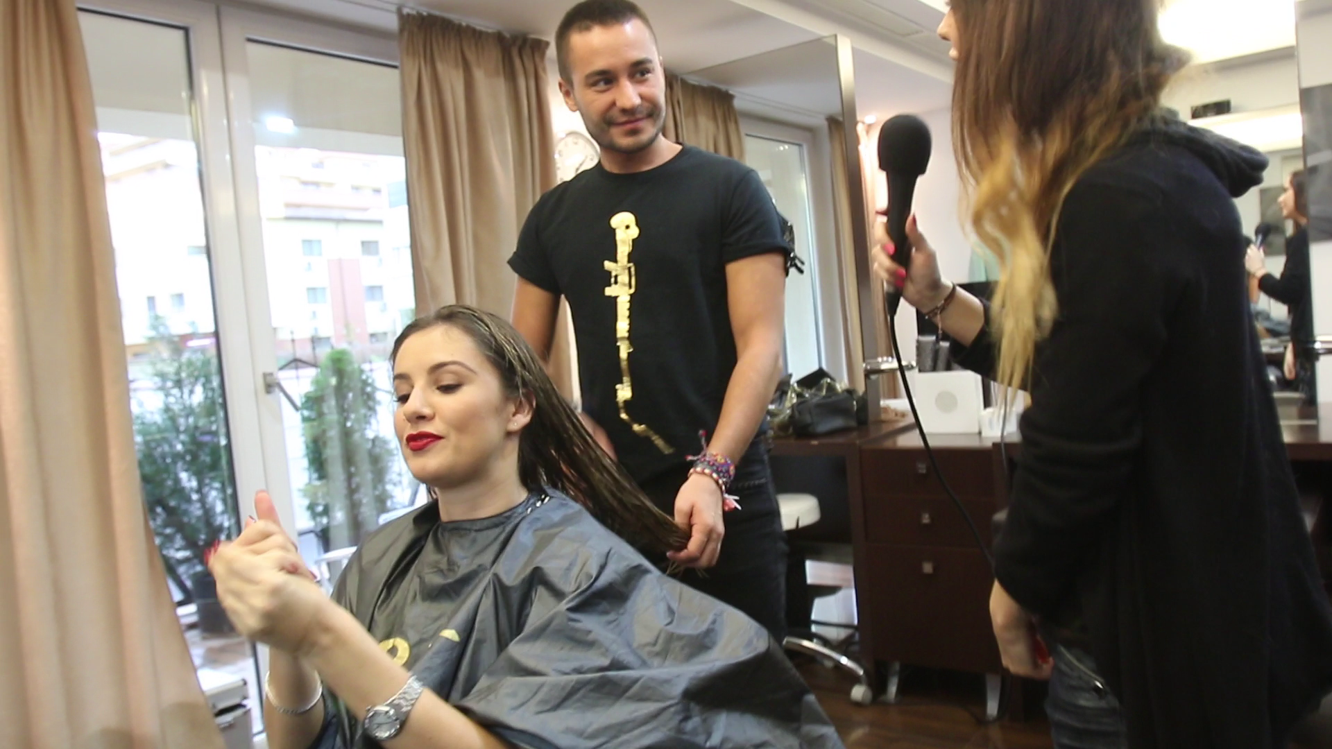 Tanara este extrem de multumita de produsele pe care le-a descoperit