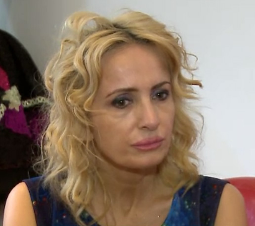 Fata Danielei Gyorfi pare destul de imbatranita