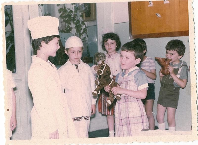 Smiley impreuna cu colegii de gradinita