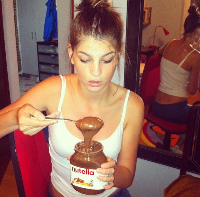 Crema de ciocolata e preferata Laurei