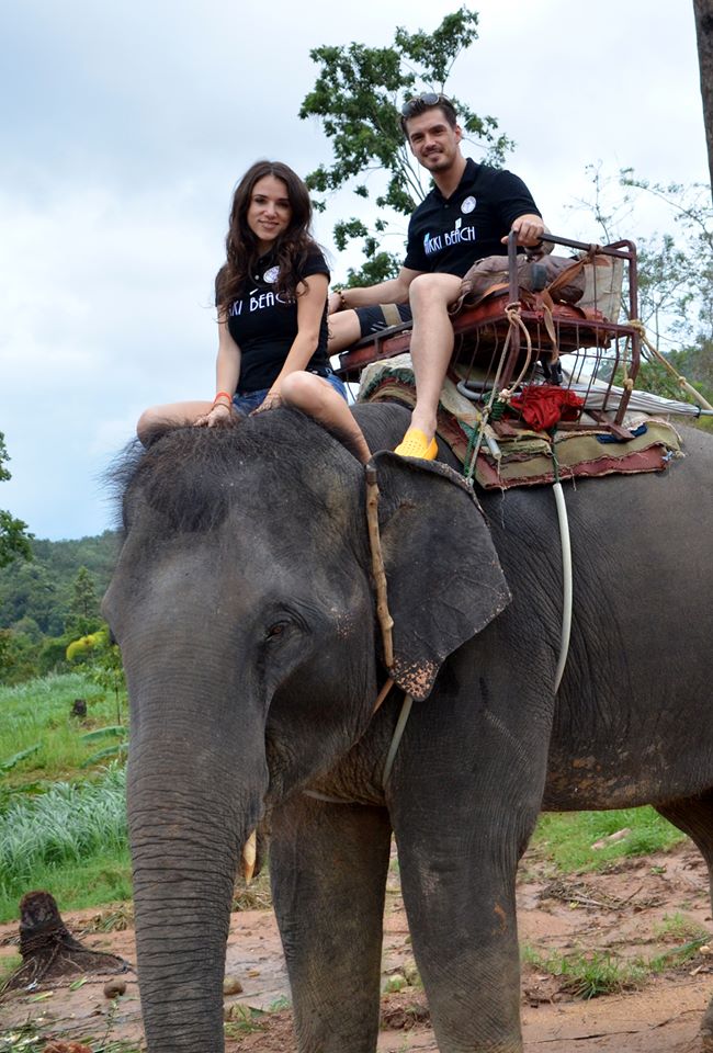 Lui Bogdan i-a placut la nebunie experienta cu elefantul, fiind foarte zambitor