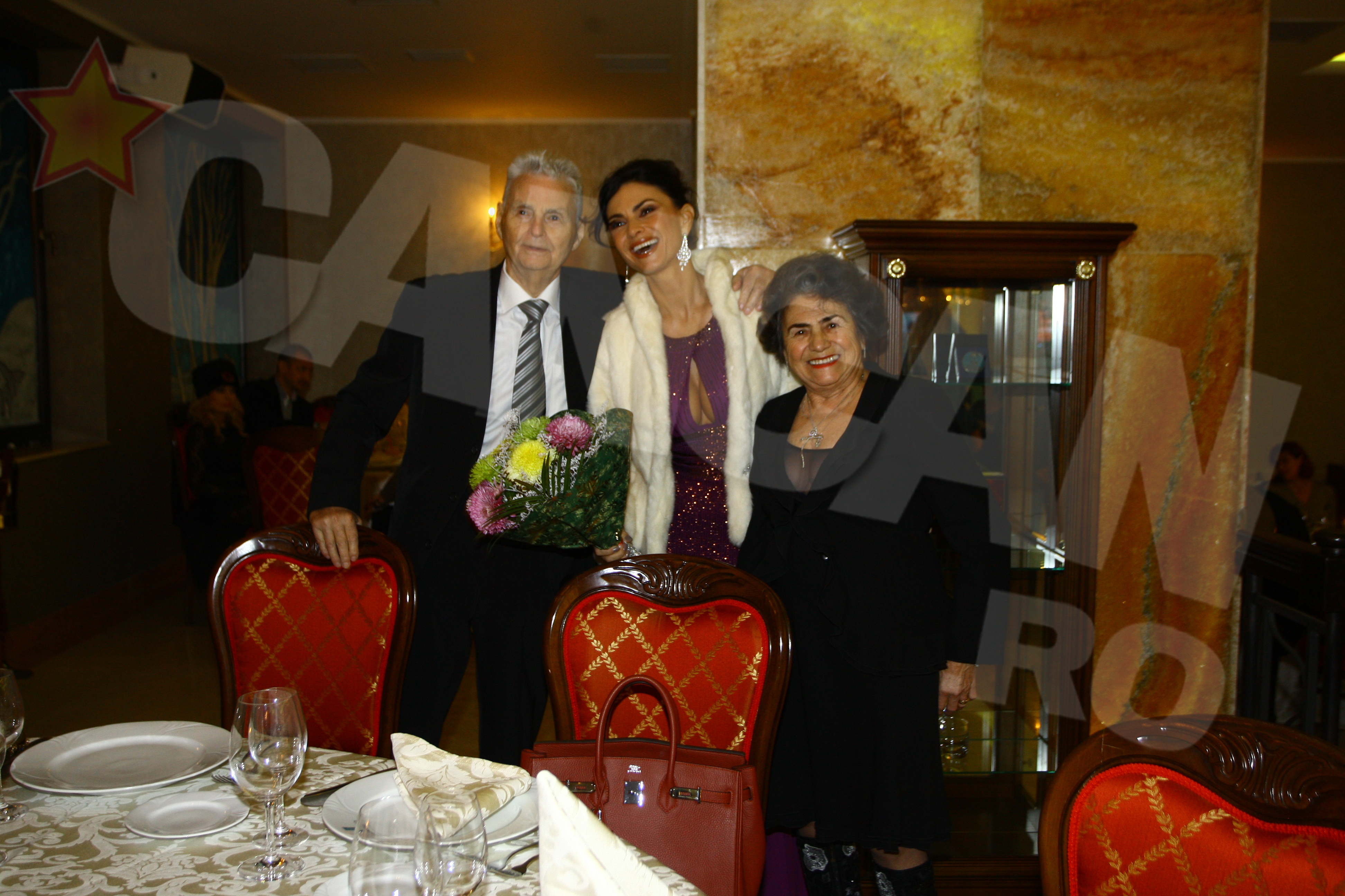 Ramona Badescu, alaturi de parintii ei