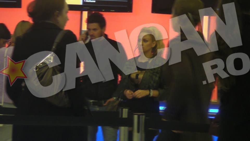 Sanzi nu a fost deloc multumita de faptul ca iubitul ei a ignorat-o cat a vorbit la telefon