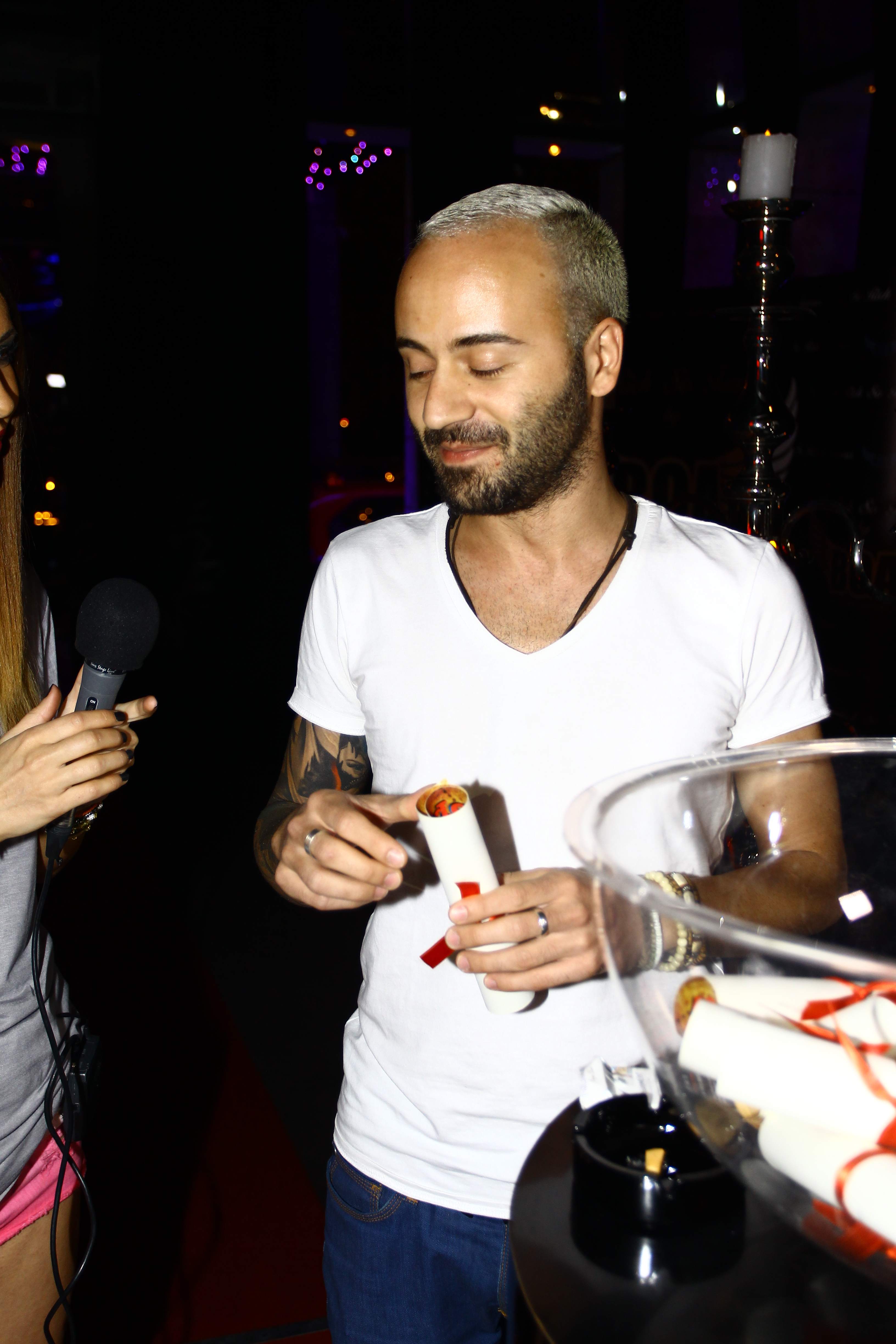 Artistul a fost pentru o seara in postura unui Agent , indeplinind o misiune secreta