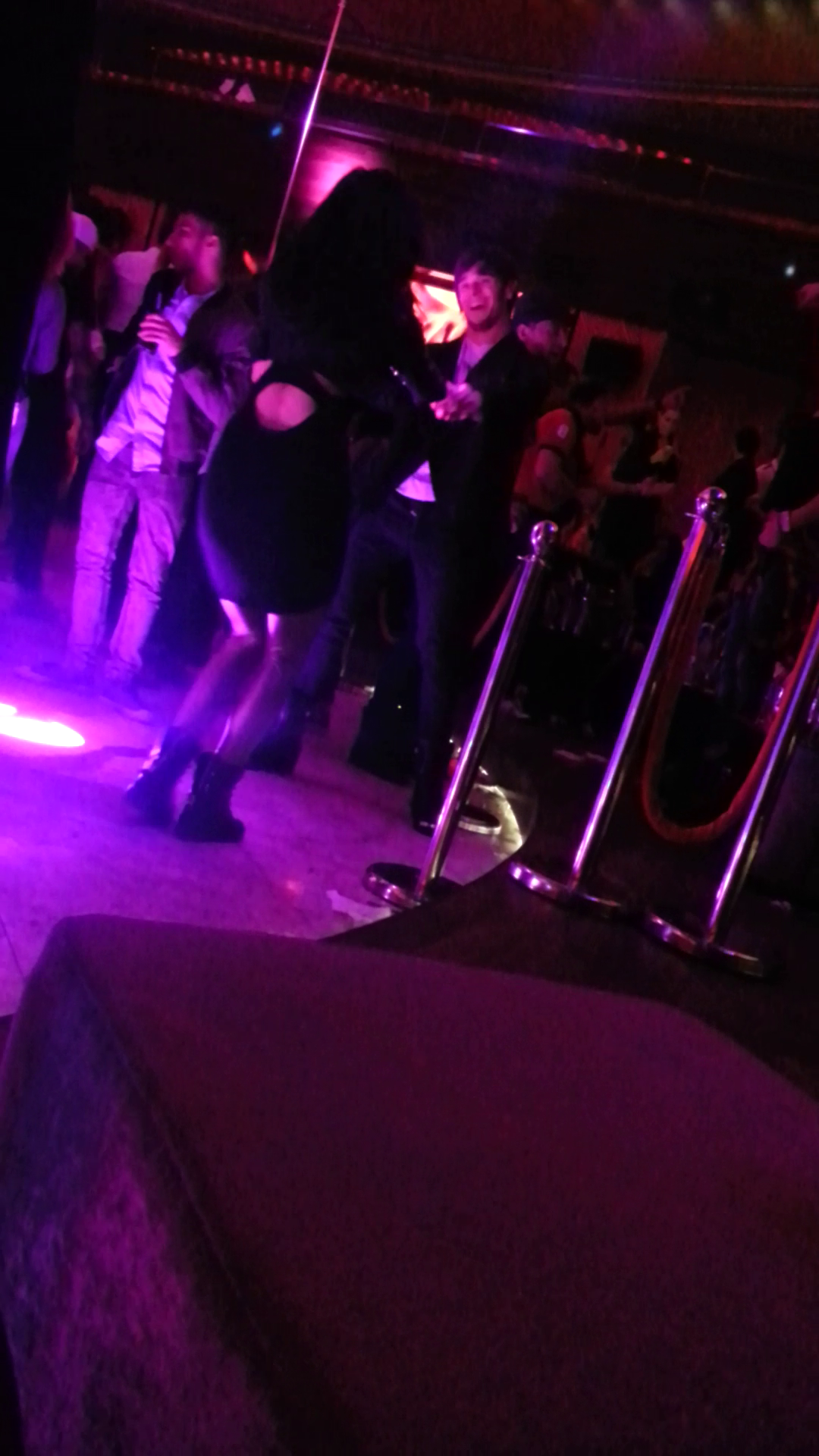 Dima, in urma cu o saptamana, se distra de minune in club