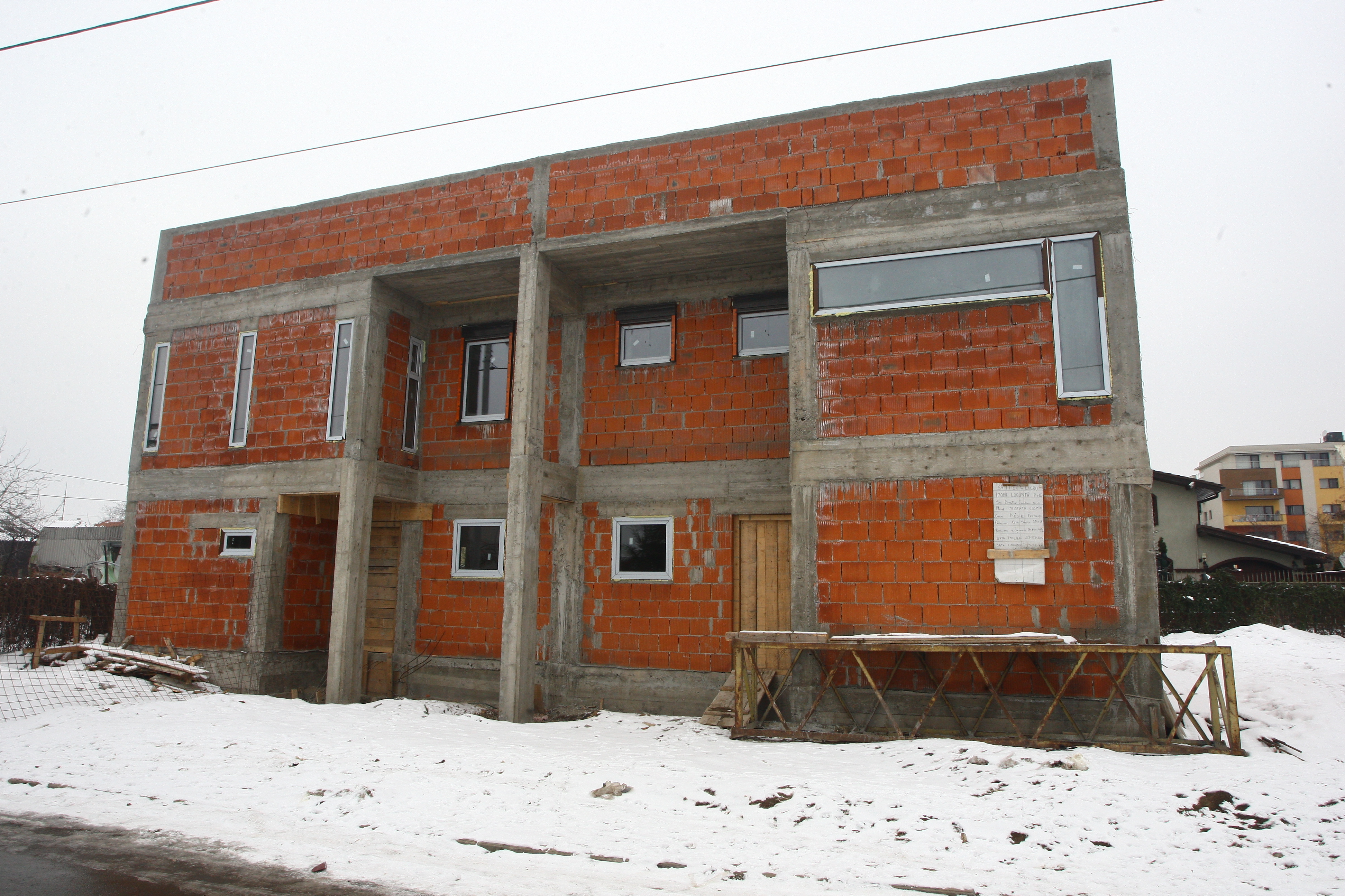 Casa in care Keo si Andreea se vor muta este construita in cea mai mare parte din banii blondei