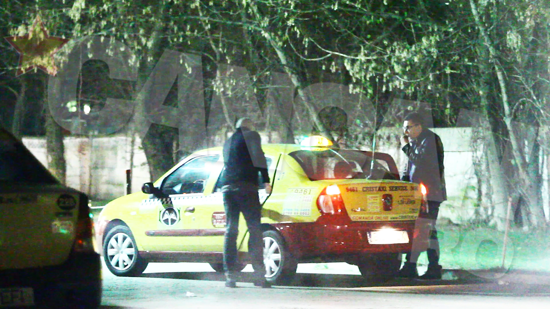 Lucian pleaca de la club impreuna cu un prieten cu taxi-ul
