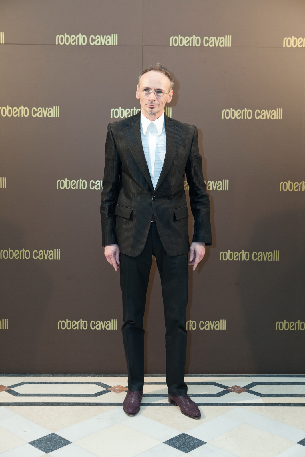 Mihai Albu este unul dintre cei mai apreciati designeri din Romania, pantofii sai facand furori in intreaga lume