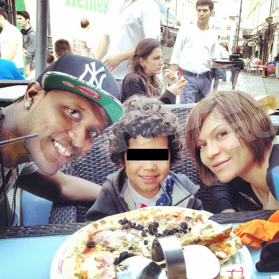 Ramona si Antonio, alaturi de fiul lor, David