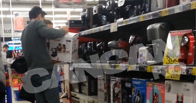 La un moment dat, cei doi au parut ca se hotarasc asupra unui espressor