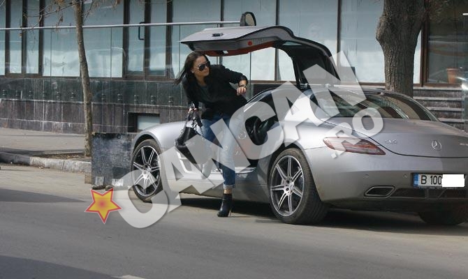 Fiica sefului FRF intr-o altfel de tinuta decat cea purtata recent