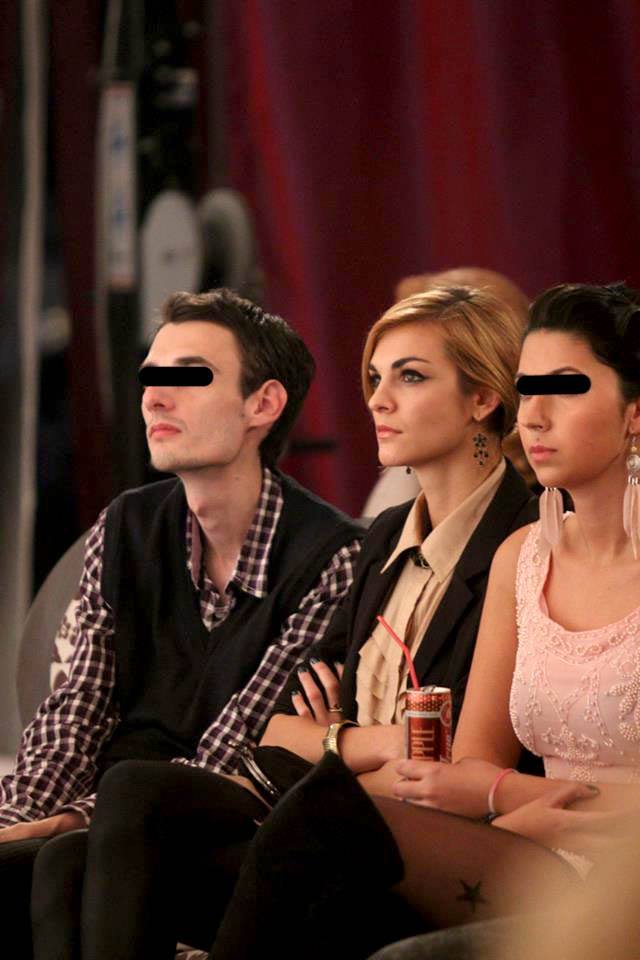 Actrita a privit cu interes toate prezentarile de moda