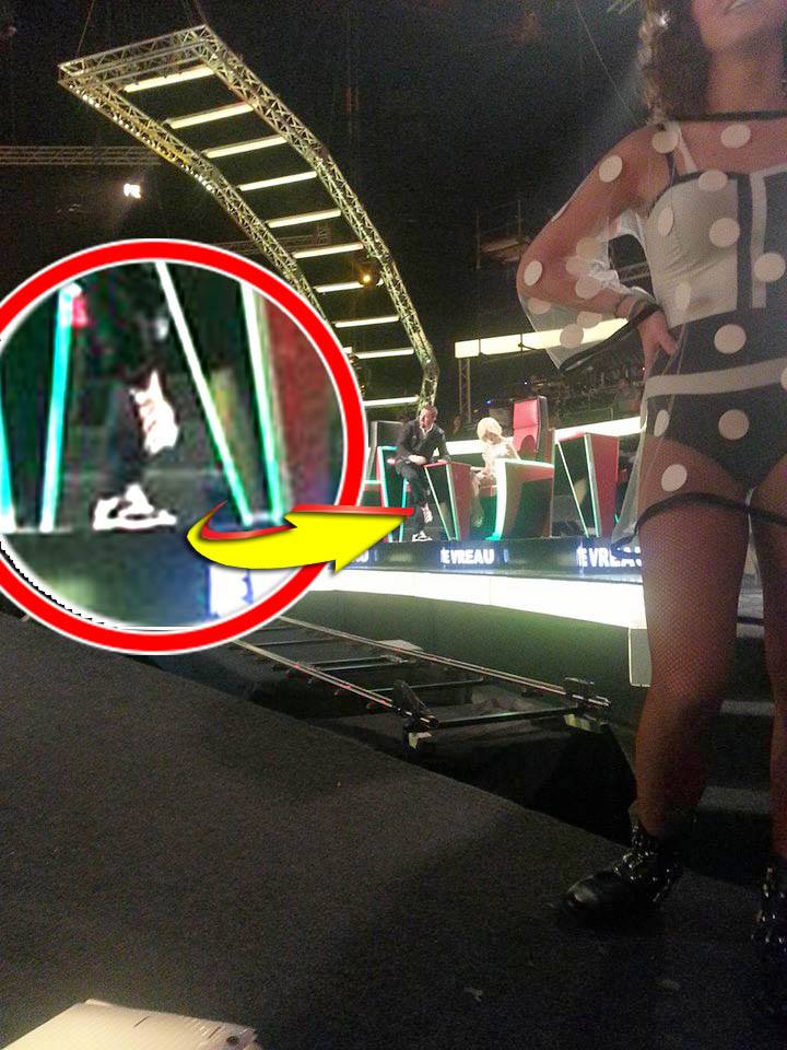 Sambata aceasta, juratul s-a descaltat si a lasat la vedere o pereche de sosete colorate