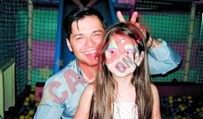 Cantaretul incearca sa stea cat mai mult cu fetita lui