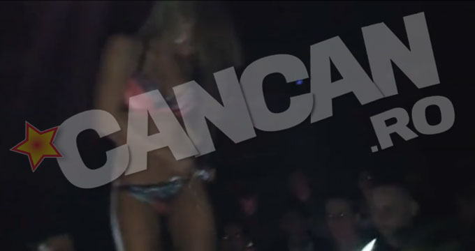 Incinsi bine, barbatii din club ii baga Anei peste tot bancnote