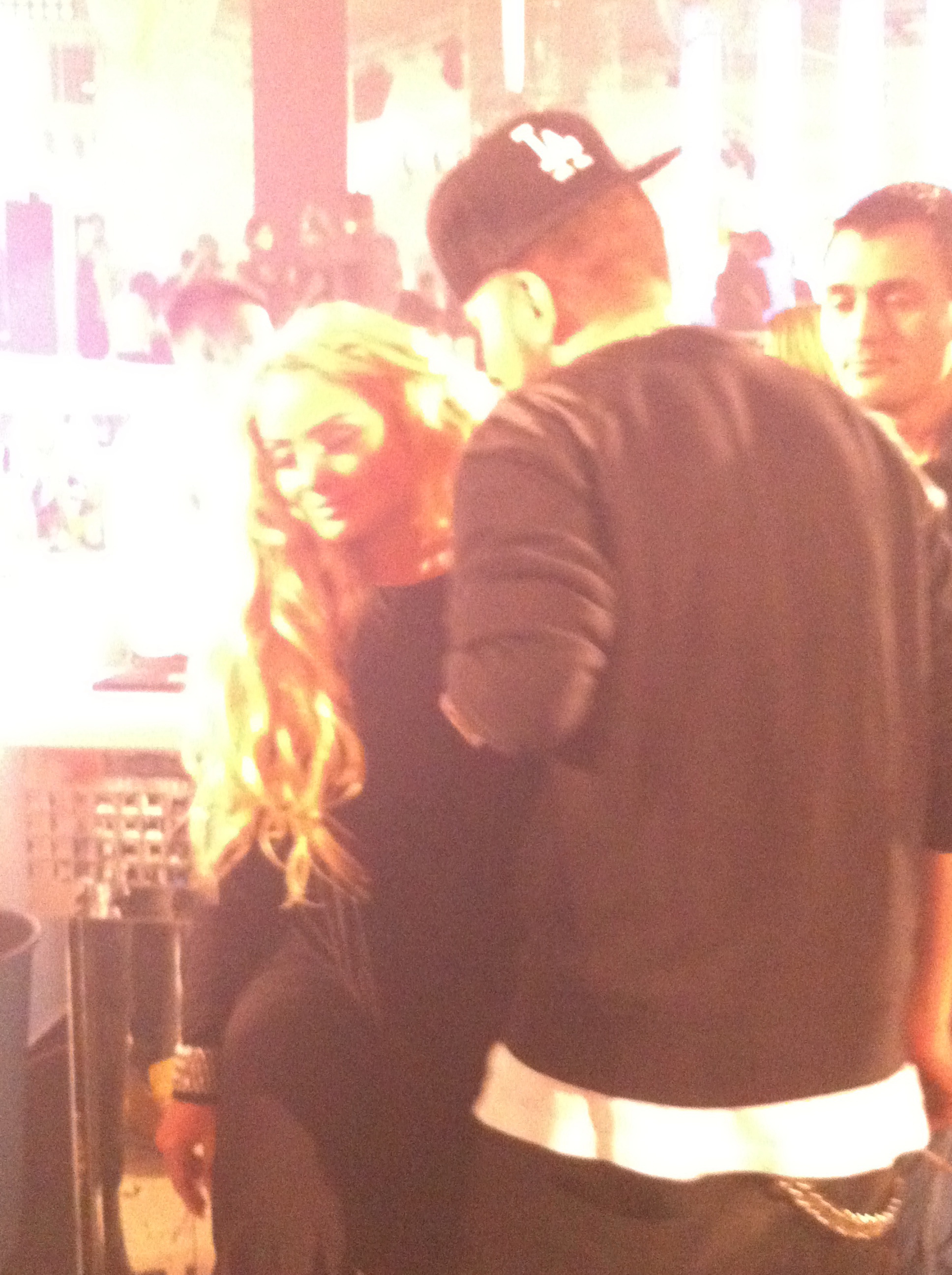 Cei doi au ramas impreuna dupa recitalul cantaretului