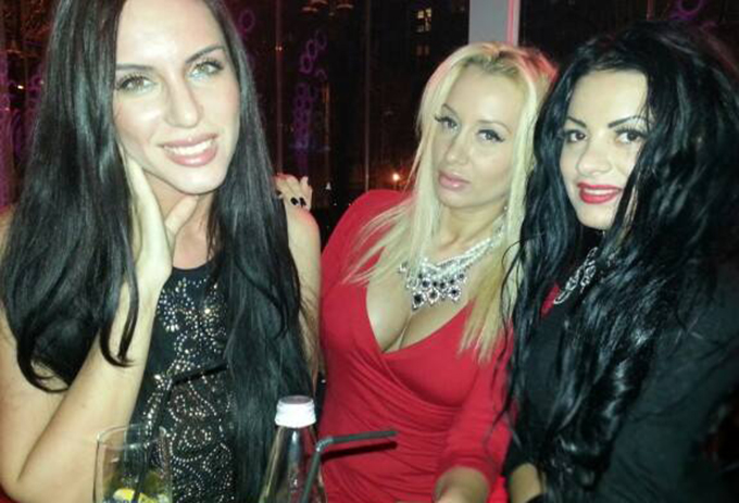 Simona a iesit in club cu fetele si a luat foc din cauza barbatului prea insistent