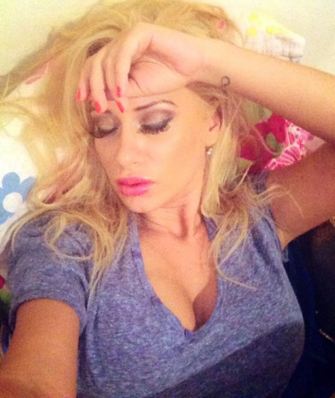 Simona a facut, pana acum, patru operatii la sani