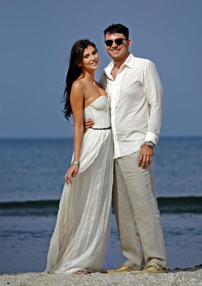 Cei doi au facut petrecerea dupa cununie intr-un cadru ferit, pe o plaja din statiunea Mamaia