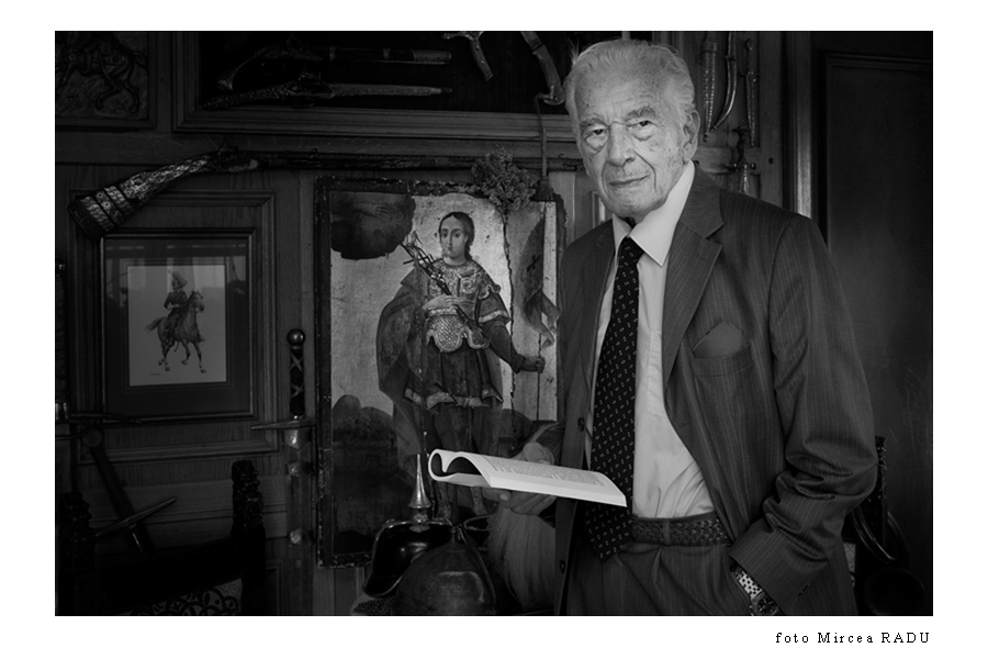 Prezentatorul tv l-a fotografiat si pe Sergiu Nicolaescu