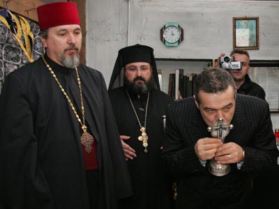 Becali si-ar putrea petrece Craciunul intr-o manastire